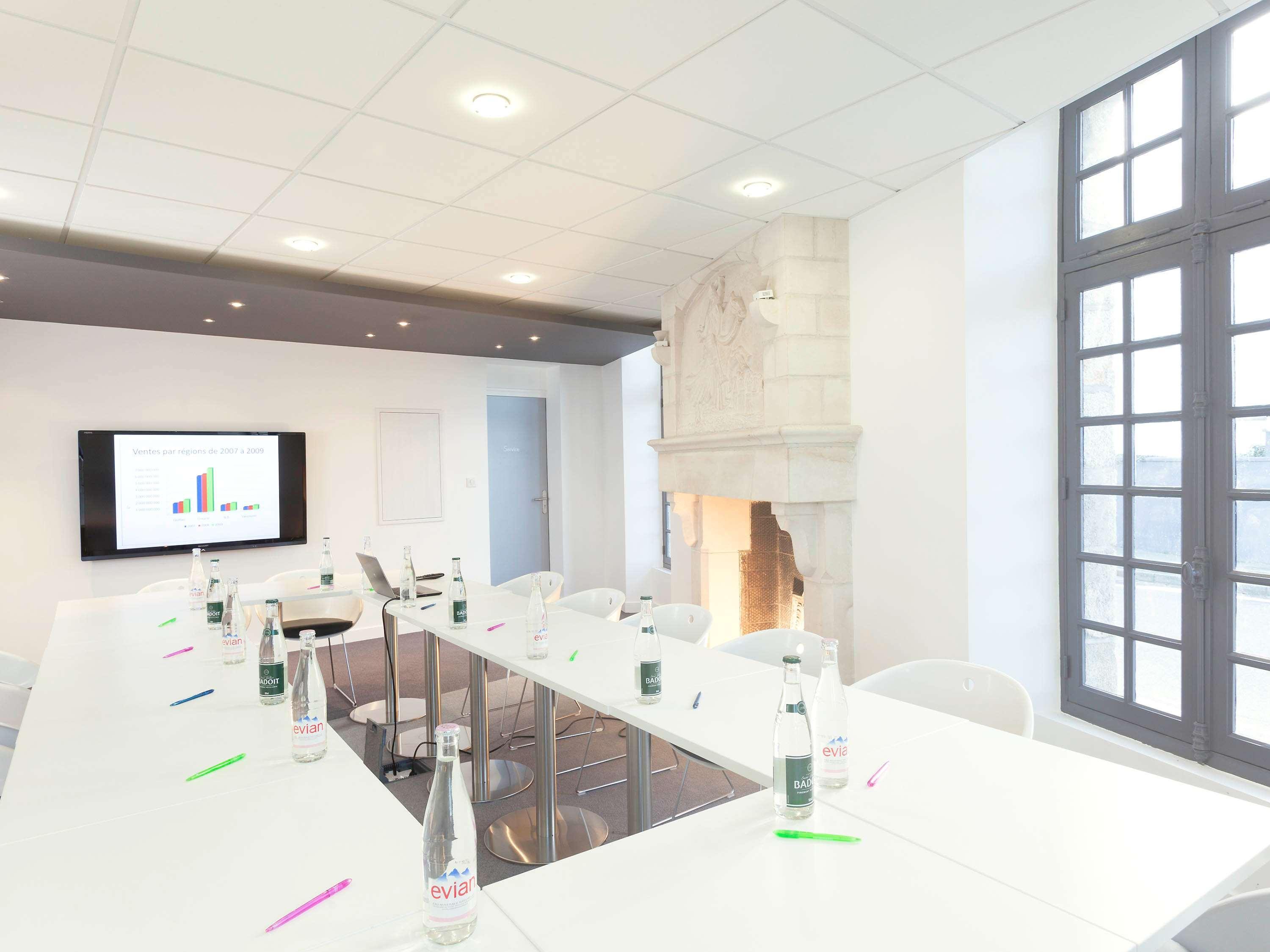 Ibis Styles Vannes Gare Centre Exterior foto